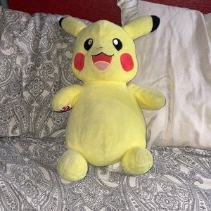 Pokémon Picachu plush